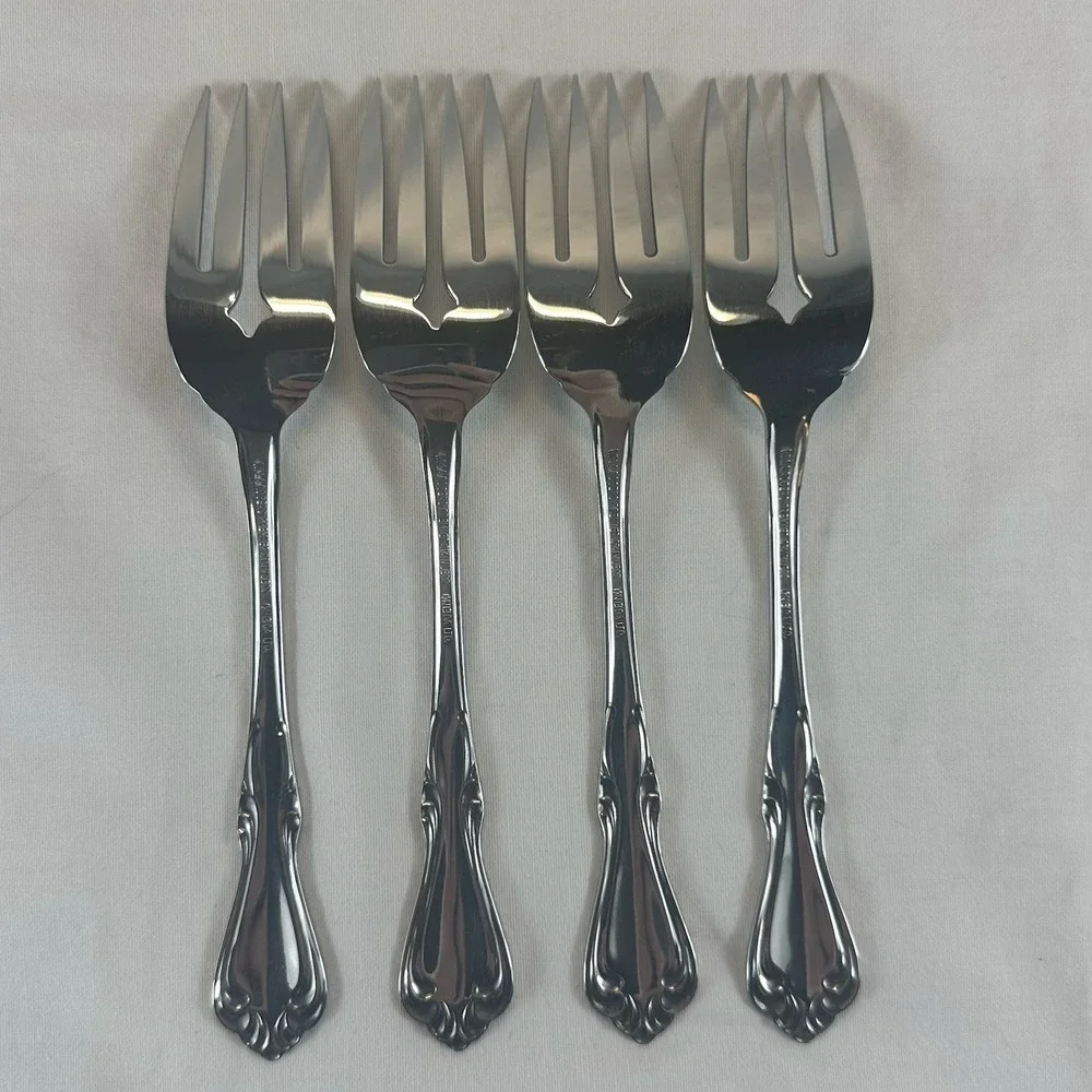 LOT OF 4 WM. A. ROGERS ONEIDA STAINLESS *SUTTON PLACE*  Salad FORKS Excellent